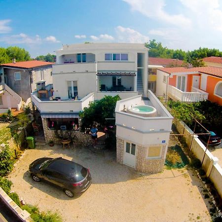 Apartments Kovac วีร์ ภายนอก รูปภาพ